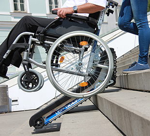 Schodołazy kroczące i gąsienicowe dla niepełnosprawnych ruchowo i osób starszych